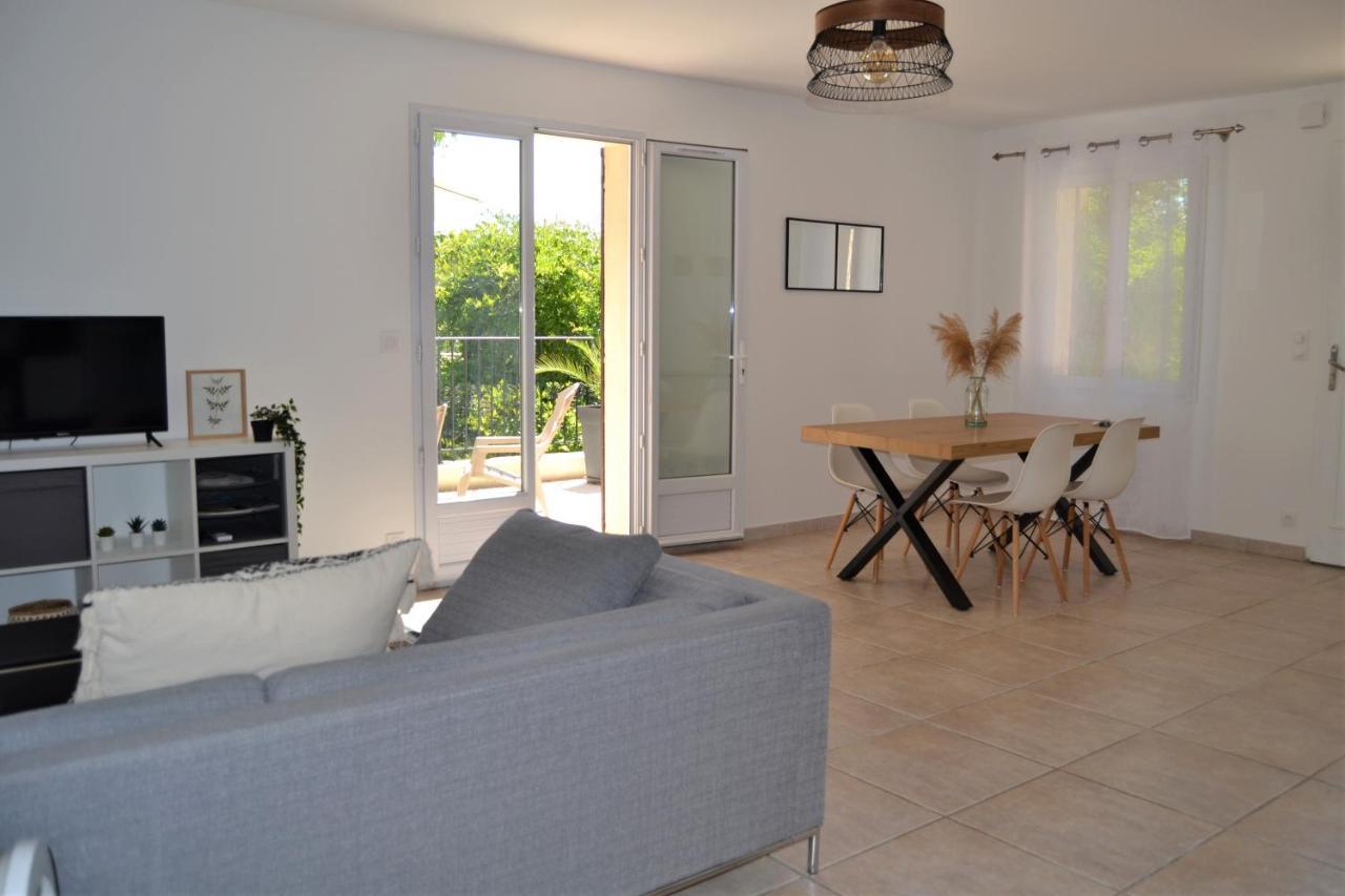 Une Maison En Provence Pierrevert Eksteriør billede