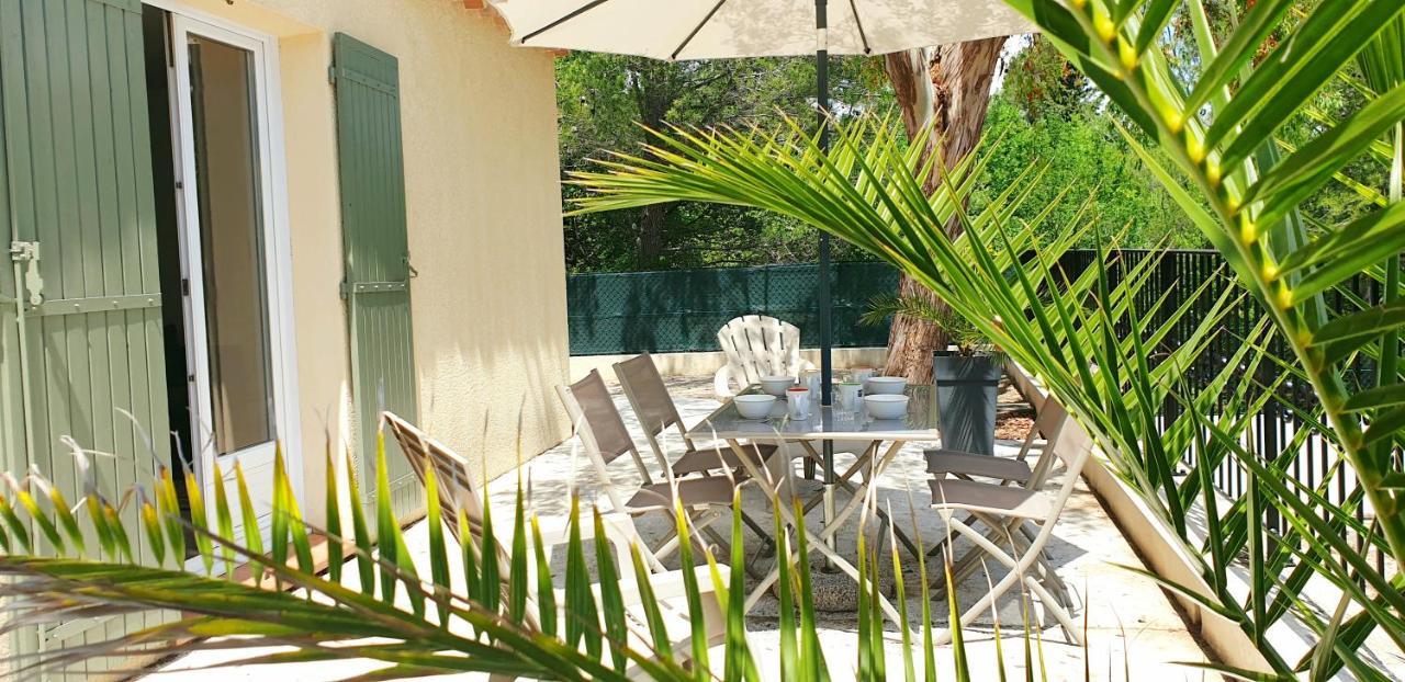 Une Maison En Provence Pierrevert Eksteriør billede